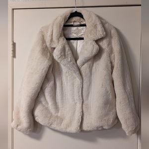 🤍Cream Colored Faux Fur Jacket